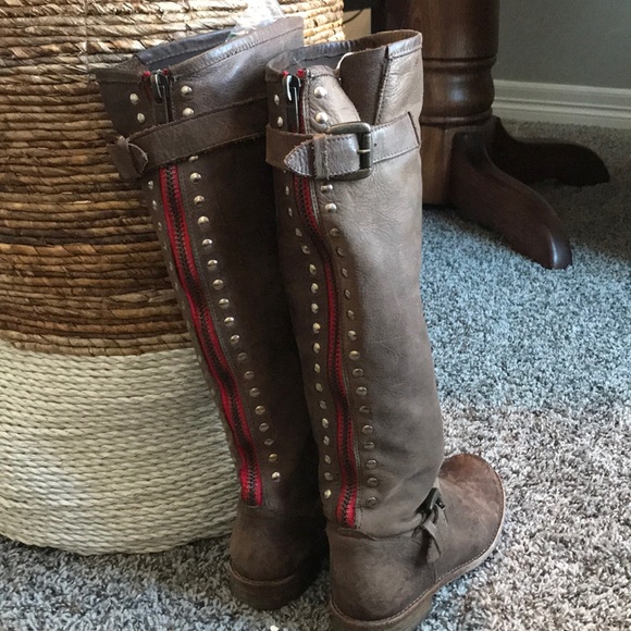 Steve Madden Red Zipper Boots size 7 - Picture 2 of 7